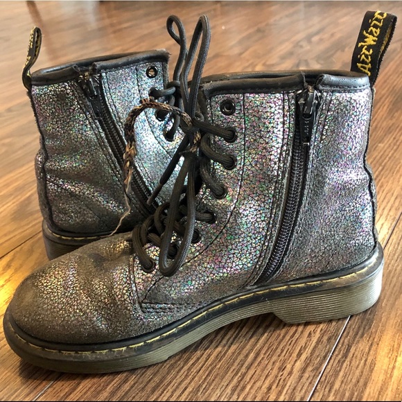 Dr. Martens Other - Girl’s Dr Martens boots 🌈